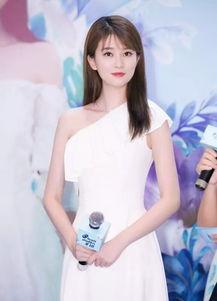 娱乐吃瓜酱乔欣,从“欢乐颂”到“吃瓜酱”，娱乐圈新晋“瓜王”的蜕变之路